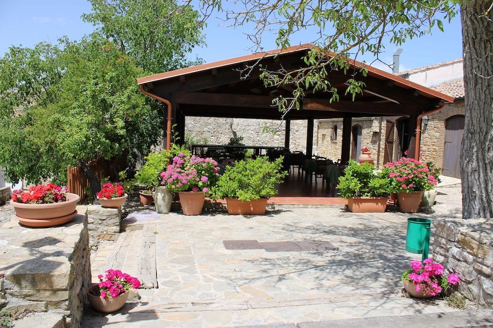 Agriturismo Sant'Agata Пьяна-дельи-Альбанези Экстерьер фото