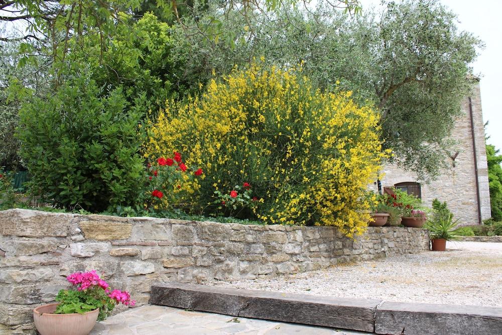 Agriturismo Sant'Agata Пьяна-дельи-Альбанези Экстерьер фото
