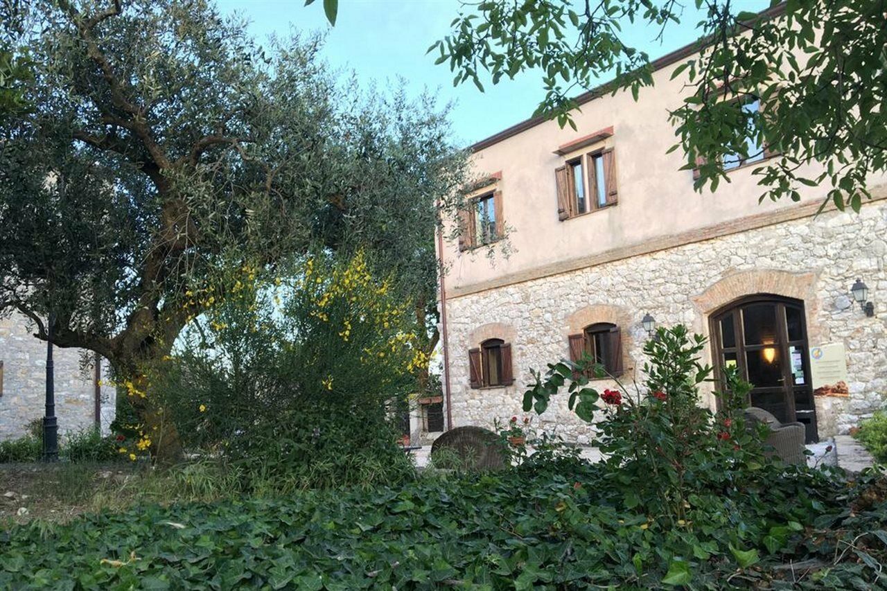 Agriturismo Sant'Agata Пьяна-дельи-Альбанези Экстерьер фото