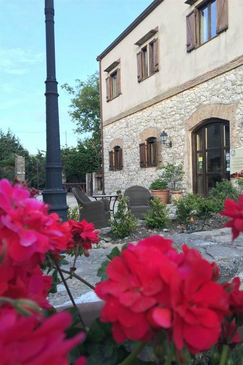 Agriturismo Sant'Agata Пьяна-дельи-Альбанези Экстерьер фото