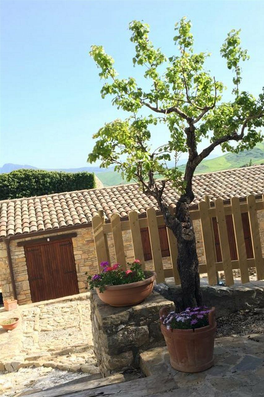 Agriturismo Sant'Agata Пьяна-дельи-Альбанези Экстерьер фото