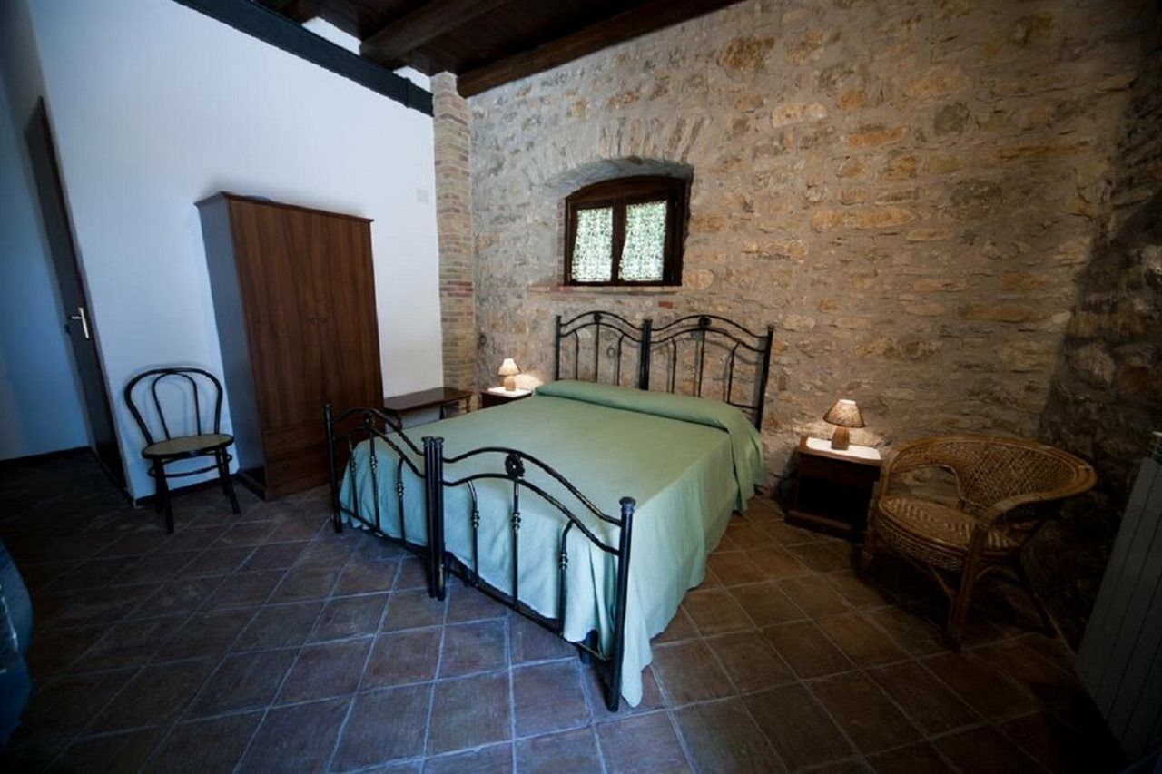 Agriturismo Sant'Agata Пьяна-дельи-Альбанези Экстерьер фото