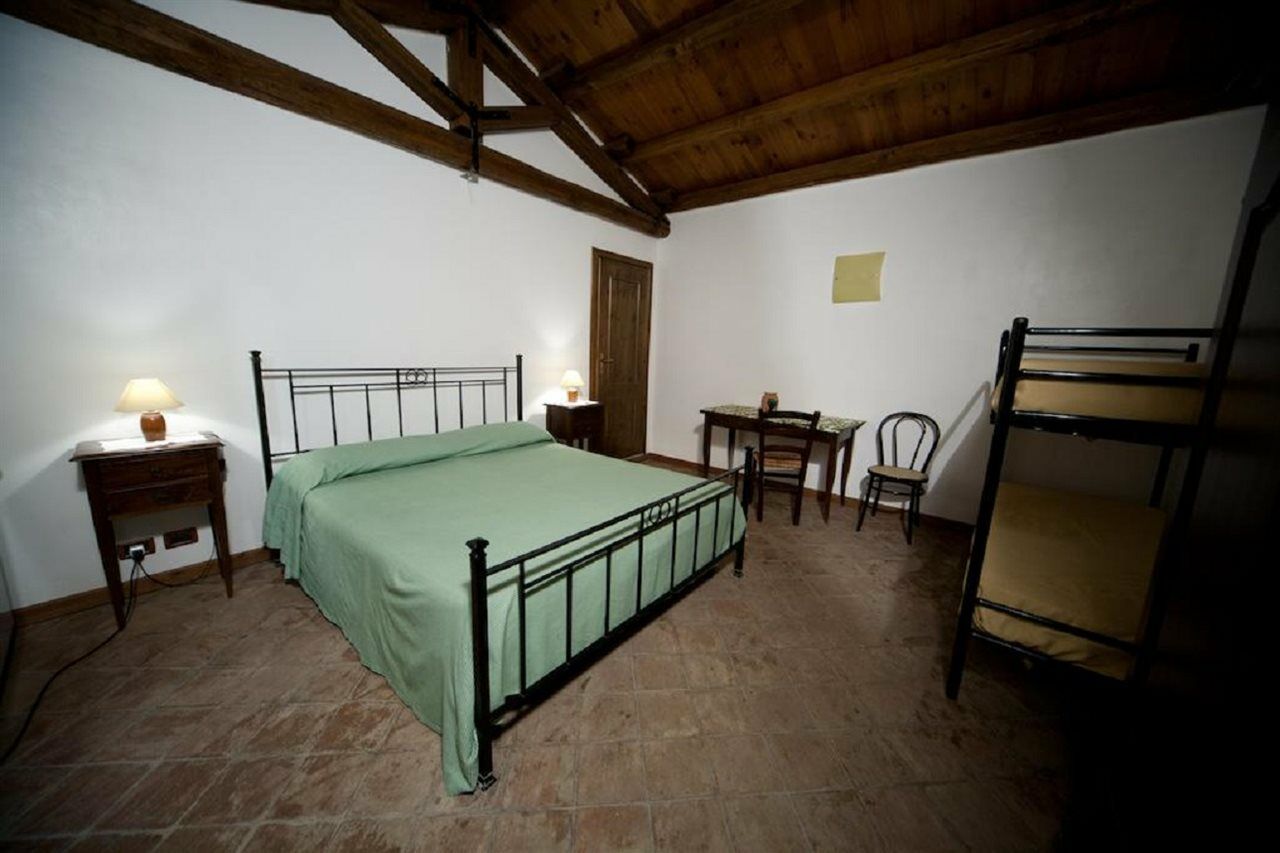 Agriturismo Sant'Agata Пьяна-дельи-Альбанези Экстерьер фото